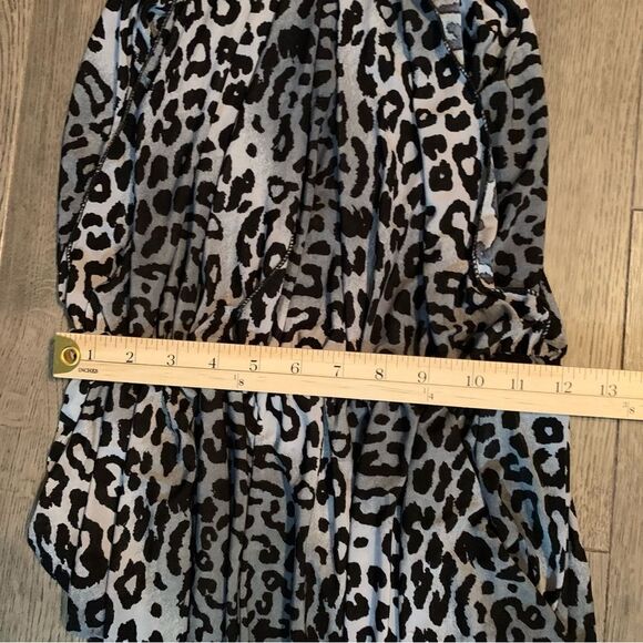 Leopard Halter Jumpsuit XS Stretch Fabric Black white Super Cute No tags. - Picture 12 of 14